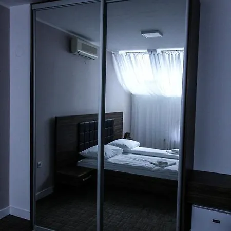 Hotel Story
